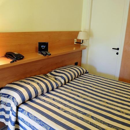 Albergo Villa Marina Anzio Buitenkant foto