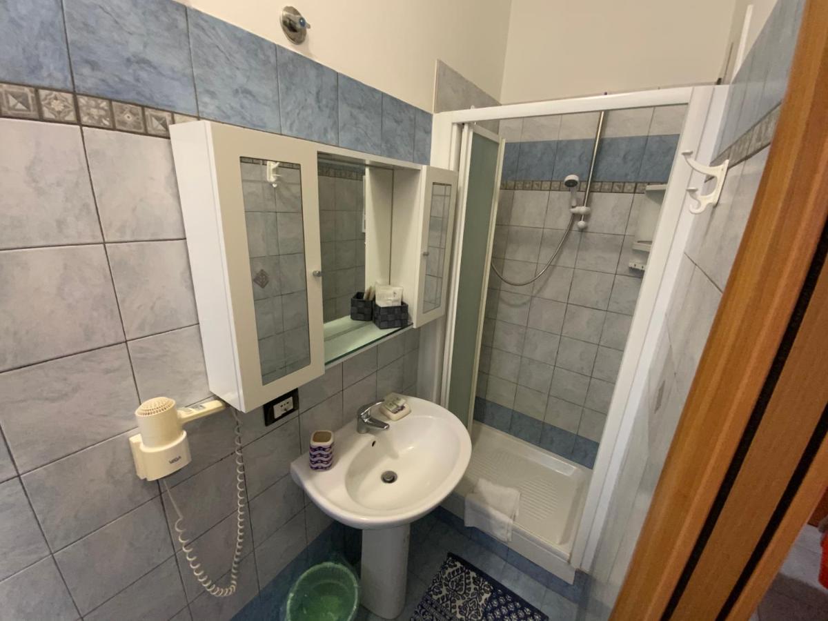 Albergo Villa Marina Anzio Buitenkant foto