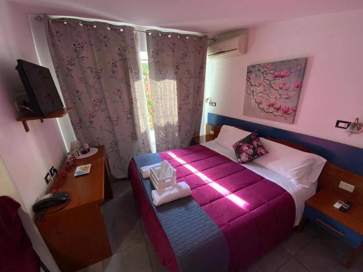 Albergo Villa Marina Anzio Buitenkant foto